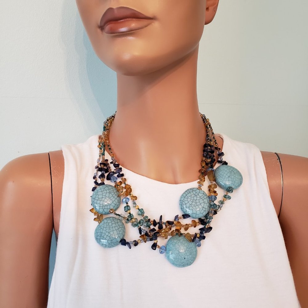 NWOT fun and Beautiful Statement Necklace. - Picture 4 of 9